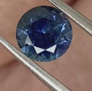1.17ct Medium-Dark Blue Round Saphire